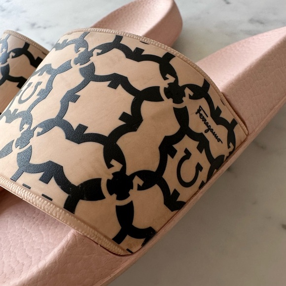 Salvatore Ferigamo slides - Picture 5 of 5